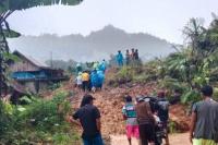 Jalur Mamuju-Mamasa Kembali Tertutup Akibat Longsor, Satu Rumah Tertimbun
