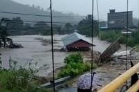 Parah! Akibat Banjir dan Longsor, Sejumlah Titik di Kecamatan Kalukku Mamuju Tak Dapat Dilewati