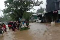 Derasnya Hujan 2 Hari, Tiga Kabupaten di Sulbar Dilanda Banjir dan Longsor