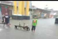 Akibat Hujan Deras, Tiga Kecamatan di Kab. Polman, Polewali, Matakali dan Binuang Terendam Banjir
